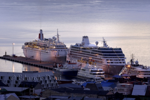 Otra imagen del muelle con cruceros